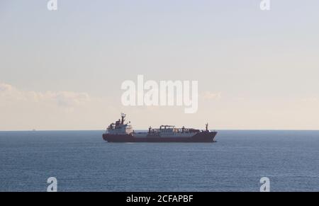 Petroliera GPL Tessa Kosan all'ancora al largo della costa Santander Cantabria Spagna Foto Stock