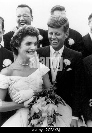 Il matrimonio del senatore John F Kennedy con Jacqueline Bouvier a Newport, RI, il 12 settembre 1953