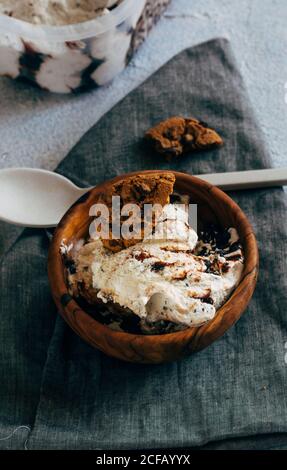 Gelato con biscotti di farinata d'avena Foto Stock
