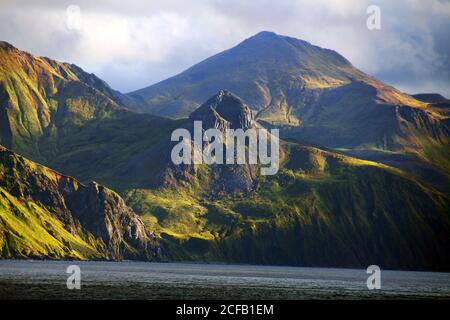Alaska, Costa dell'Isola di Unalaska, Isole Aleutiche, Stati Uniti Foto Stock