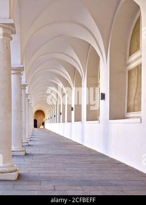 Dresdner Stallhof, Stallhof, Augustusstraße, Dresda (Drježdźany, Drežďany), capitale di Stato Dresda, Stato libero di Sassonia, Germania, Valle dell'Elba, Foto Stock