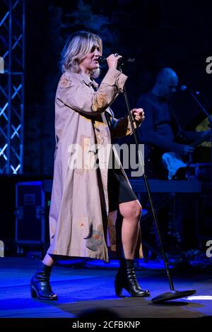 Casertavecchia, Italia. 03 settembre 2020. Il cantautore Irene grandi in concerto a Casertavecchia per l'evento 'settembre al Borgo 2020'. (Foto di Gennaro Buco/Pacific Press) Credit: Pacific Press Media Production Corp./Alamy Live News Foto Stock