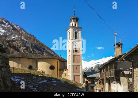 Italia, provincia piemontese di Cuneo, Alpi Cottiane, massiccio della Valle Maira Dora-Maira, tour sciistico Chiappera Foto Stock