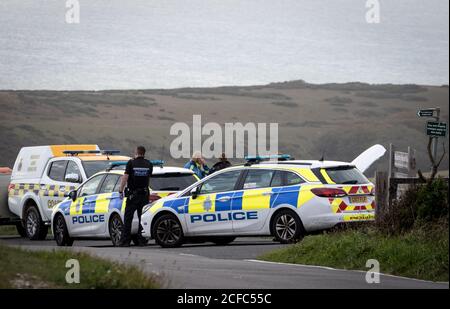 Beachy Head, Sussex, Regno Unito. Guardia costiera e polizia assistono a un incidente che coinvolge una caduta dalle alte scogliere in questa zona. Foto Stock