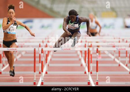 Bruxelles, Belgio. 4 Settembre 2020. La nazionale belga Anne Zagre (R) compete nel corso dei 100 metri Hurdles Women all'evento di atletica Monumento Van Damme della Diamond League allo stadio King Baudouin di Bruxelles, Belgio, il 4 settembre 2020. Credit: Zheng Huansong/Xinhua/Alamy Live News Foto Stock