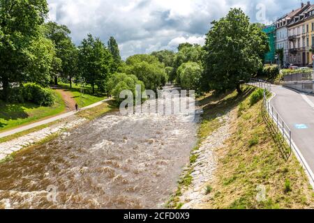 Vista dalla Kronenbrücke sul fiume Dreisam, Friburgo, Friburgo in Breisgau, Baden-Württemberg, Germania, Europa Foto Stock