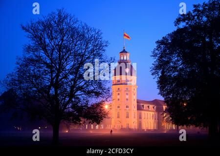 Germania, Baden-Wuerttemberg, Karlsruhe, nel giardino del castello. Foto Stock