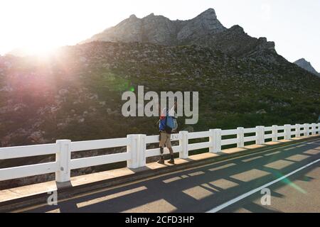 Atleta maschile con gamba protesica Foto Stock