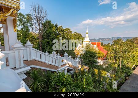 Wat Laem Sak - Tempio a Phang Nga Bay, Laem Sak. Regione di Krabi, Tailandia Foto Stock