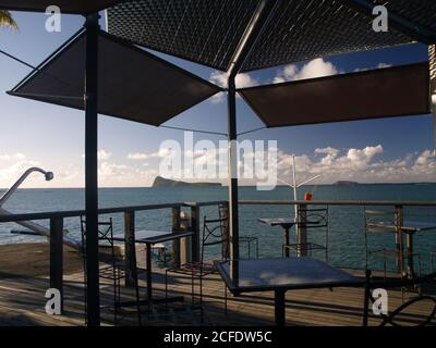 Vista sul mare fino al Quoin di Gunner, Coin de Mire, dall'isola di Mauritius Foto Stock