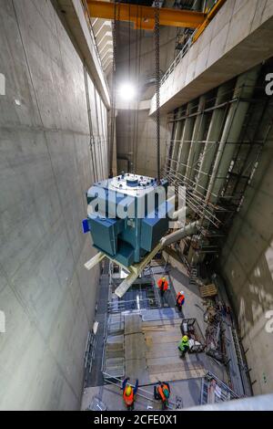 Installazione di motori nella stazione di pompaggio di Oberhausen, nuova fogna Emscher, Emscher Conversion, Ruhr, Oberhausen, Renania settentrionale-Vestfalia, Foto Stock