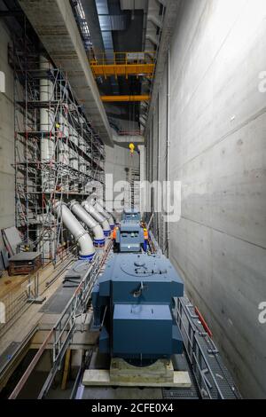 Installazione di motori nella stazione di pompaggio di Oberhausen, nuova fogna Emscher, Emscher Conversion, Ruhr, Oberhausen, Renania settentrionale-Vestfalia, Foto Stock