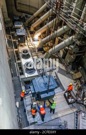 Installazione di motori nella stazione di pompaggio di Oberhausen, nuova fogna Emscher, Emscher Conversion, Ruhr, Oberhausen, Renania settentrionale-Vestfalia, Foto Stock