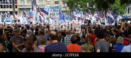 Buenos Aires, Argentina; 24 marzo: le organizzazioni sociali marciano per commemorare la data di inizio dell'ultima dittatura in Argentina. Foto Stock