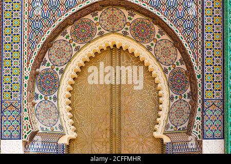 Le porte principali del Palazzo reale, Fes, Marocco Foto Stock