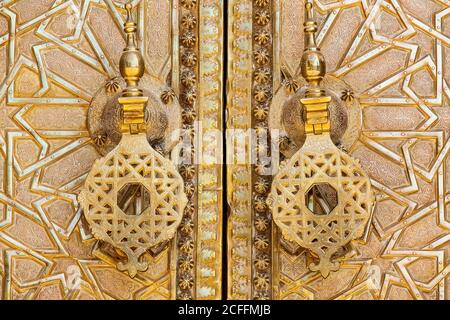 Le porte principali del Palazzo reale, Fes, Marocco Foto Stock