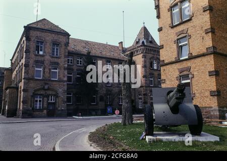 Caserma militare francese, Offenburg, 1980, Germania occidentale. Foto Stock