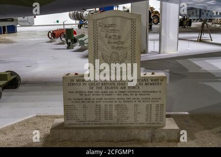 Stati Uniti 8th Air Force Memorial Stone all'interno del RAF Museum, Londra, Regno Unito. Foto Stock