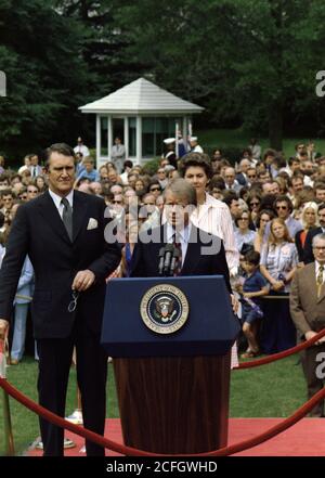 John Fraser primo Ministro dell'Australia e Jimmy carter durante una cerimonia di arrivo in visita di Stato. CA. 06/22/1977 Foto Stock