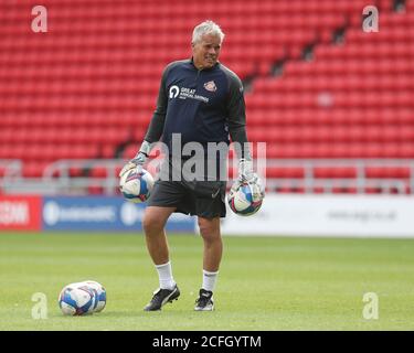 SUNDERLAND, INGHILTERRA. 5 SETTEMBRE obiettivo SL mantenere allenatore Lee Butler durante la partita Carabao Cup tra Sunderland e Hull City allo Stadio di luce, Sunderland. (Credit: Mark Fletcher | MI News) Credit: MI News & Sport /Alamy Live News Foto Stock