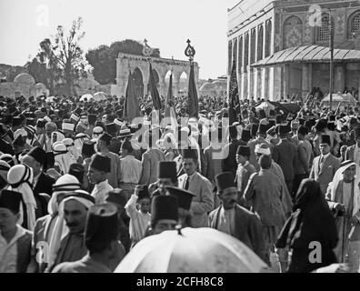 Didascalia originale: Funerale del re Hussein Gerusalemme zona del tempio - posizione: Gerusalemme ca. 1931 Foto Stock