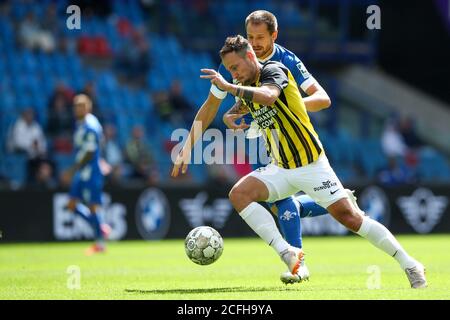 ARNHEM, PAESI BASSI - 5 SETTEMBRE: Roy Beerens di Vitesse, Immanuel Hohn di SV Darmstadt 98 prima del amichevole tra Vitesse e SV Darmstadt 98 il 5 settembre 2020 ad Arnhem, Paesi Bassi. *** Local Caption *** Roy Beerens, Immanuel Hohn Foto Stock