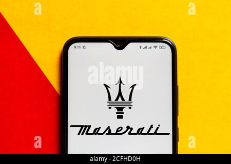 Brasile. 28 Marzo 2020. In questa illustrazione fotografica viene visualizzato il logo Maserati sullo smartphone. Credit: Rafael Henrique/SOPA Images/ZUMA Wire/Alamy Live News Foto Stock