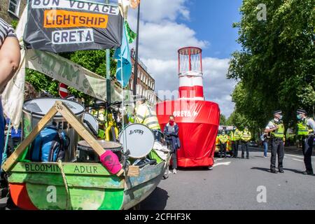 KENNINGTON, LONDRA/INGHILTERRA - 5 settembre 2020: Estinzione della ribellione con “Lightship Greta” durante una protesta Foto Stock