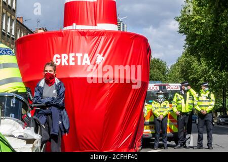 KENNINGTON, LONDRA/INGHILTERRA - 5 settembre 2020: Estinzione della ribellione con “Lightship Greta” durante una protesta Foto Stock