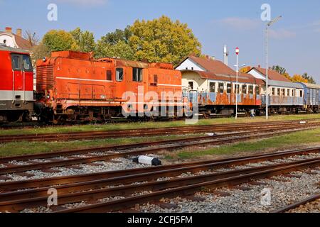 Alcuni dettagli arrugginiti dei vagoni ferroviari scartati nella bassa Austria Foto Stock