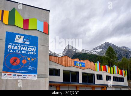 Visita all'arena del biathlon di Anterselva. Alpi dolomitiche, Italia Foto Stock