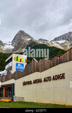 Visita all'arena del biathlon di Anterselva. Alpi dolomitiche, Italia Foto Stock