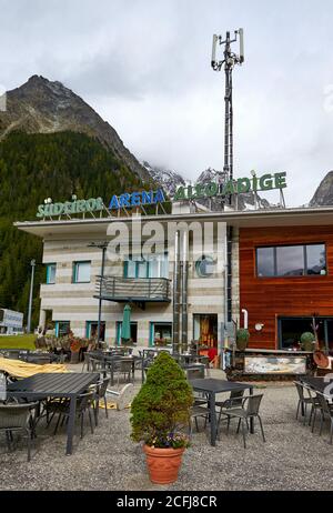 Visita all'arena del biathlon di Anterselva. Alpi dolomitiche, Italia Foto Stock