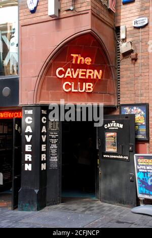 L'entrata al famoso Cavern Club nel cuore di Liverpool, Regno Unito Foto Stock