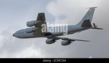Boeing KC-135R Stratotanker USAFE 80100 in volo Foto Stock
