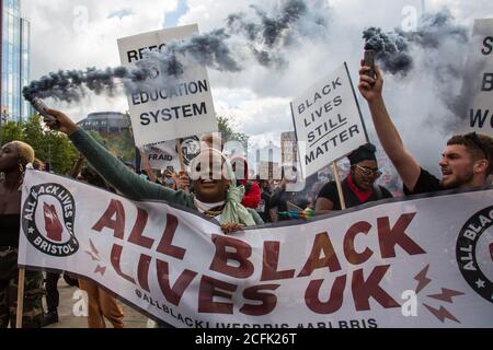 Bristol, Regno Unito. 06 settembre 2020. Centinaia di manifestanti marciano attraverso il centro di Bristol in una protesta All Black Lives Matter. Bristol, Regno Unito. 6 settembre 2020. Credit: Redorbital Photography/Alamy Live News Foto Stock