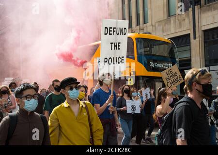 Bristol, Regno Unito. 06 settembre 2020. Centinaia di manifestanti marciano attraverso il centro di Bristol in una protesta All Black Lives Matter. Bristol, Regno Unito. 6 settembre 2020. Credit: Redorbital Photography/Alamy Live News Foto Stock