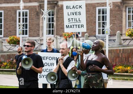 Bristol, Regno Unito. 06 settembre 2020. Centinaia di manifestanti marciano attraverso il centro di Bristol in una protesta All Black Lives Matter. Bristol, Regno Unito. 6 settembre 2020. Credit: Redorbital Photography/Alamy Live News Foto Stock