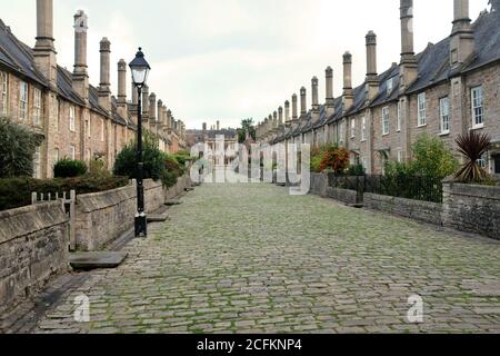 Settembre 2020 - Vicarage chiudere nella città deserta di Wells a Somerset, Regno Unito Foto Stock