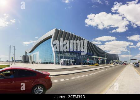 Simferopol, Crimea, Russia-13 settembre 2019: Nuovo moderno terminal aereo Aivazovsky a Simferopol, Crimea Foto Stock