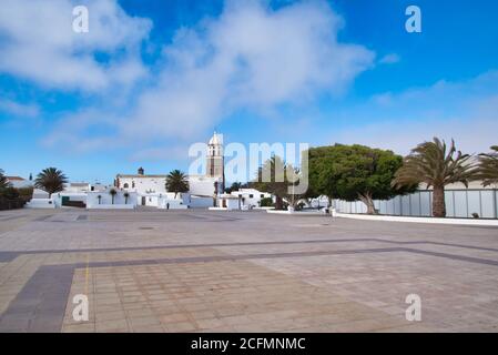 vista del comune di teguise luogo emblematico per la bellezza dei suoi paesaggi e la sua architettura antica situato sull'isola di lanzarote, Foto Stock