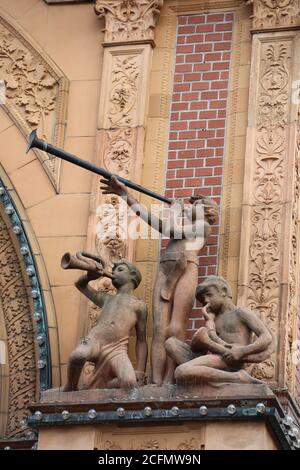 Tivoli Gardens porta scultura a Copenhagen Foto Stock