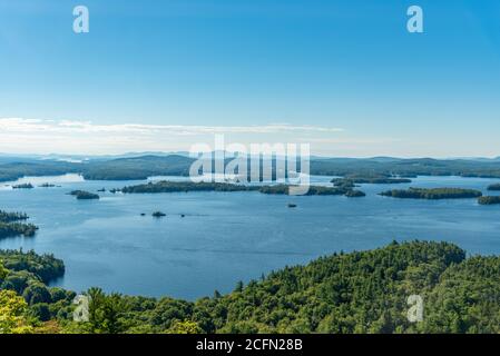 Splendida vista sul lago Squam da West Rattlesnake Mountain NH Foto Stock