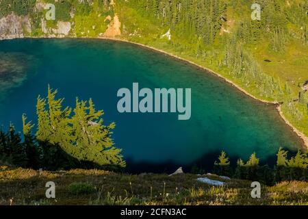 Doubtful Lake, vista dal sentiero per Sahale Arm, North Cascades National Park, Washington state, USA Foto Stock