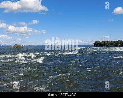 Lachine Rapids vista da the Rapids Park a Montreal, Quebec, Canada su le soleggiate giornate estive Foto Stock