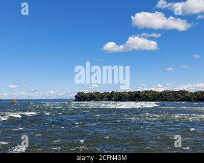 Lachine Rapids vista da the Rapids Park a Montreal, Quebec, Canada su le soleggiate giornate estive Foto Stock