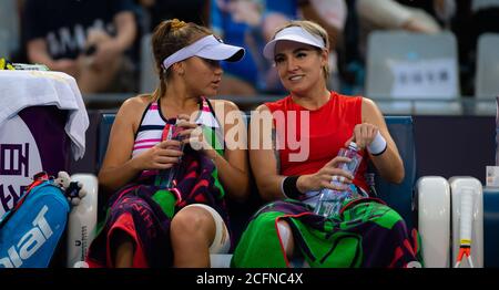 Sofia Kenin e Bethanie Mattek-Sands degli Stati Uniti che giocano Raddoppia al torneo di tennis obbligatorio 2019 China Open Premier Foto Stock