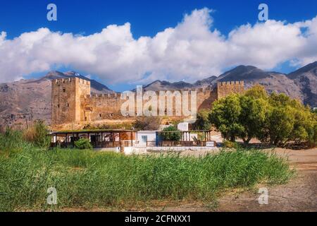 L'antica fortezza veneziana Frangokastello sull'isola di Creta, Grecia Foto Stock