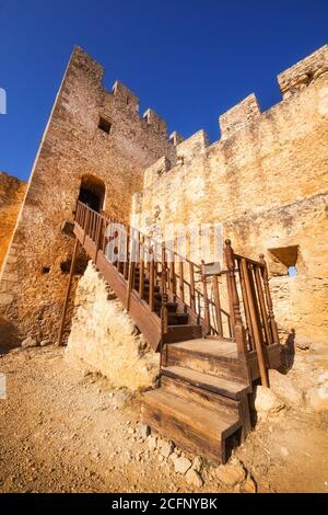 L'antica fortezza veneziana Frangokastello sull'isola di Creta, Grecia Foto Stock