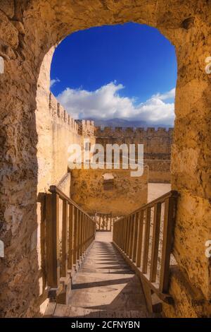 L'antica fortezza veneziana Frangokastello sull'isola di Creta, Grecia Foto Stock